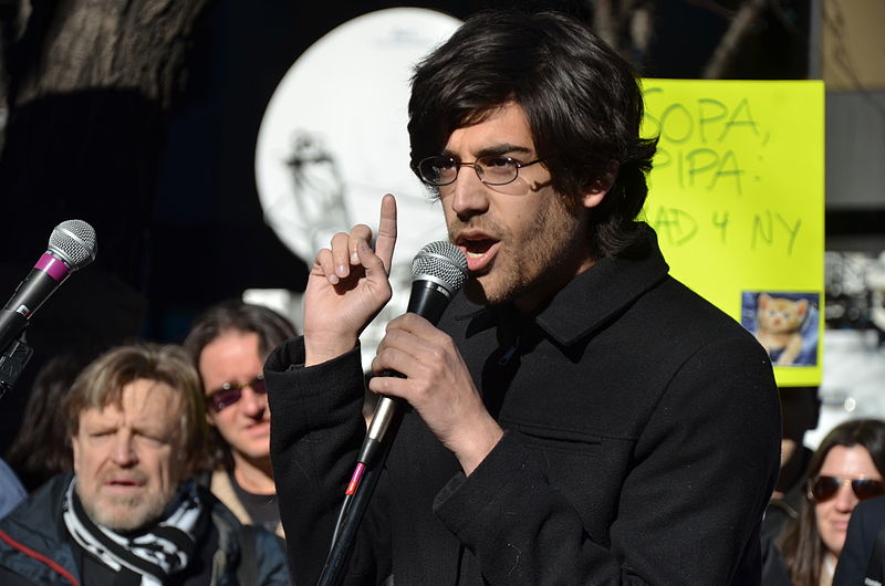 斯沃茨在2012年反对禁止网络盗版法案(SOPA)的抗议活动上发言